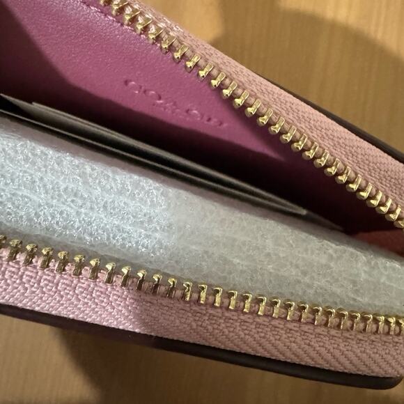 💗Coach Zip Card Case In Signature Canvas Power Pink - Picture 9 of 9